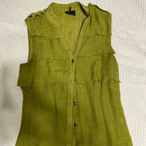 Green Button Tank